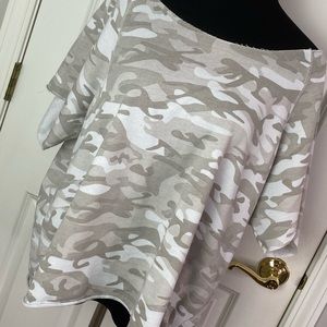 Short sleeve camouflage sweatshirt size 2X